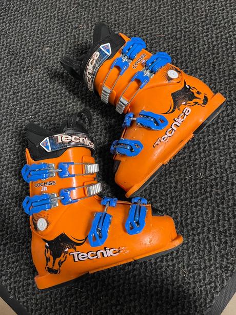 Lyziarky technica, 34