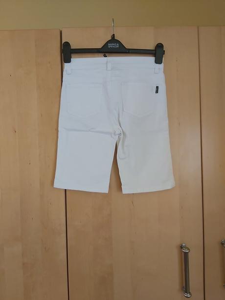 Dievčenské trištvrťové nohavice biele č.134, 134