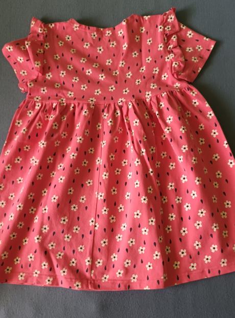 Kvietkované šaty, tinko,122