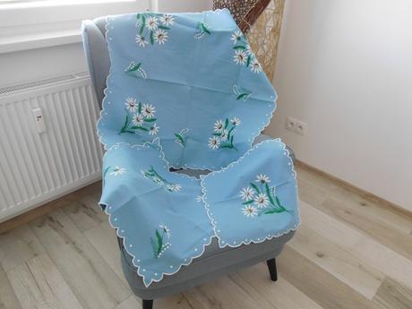 Modrý bavlnený obrus s margarétkou,, 