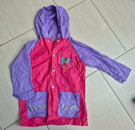 Nepremokavý plášť, 110