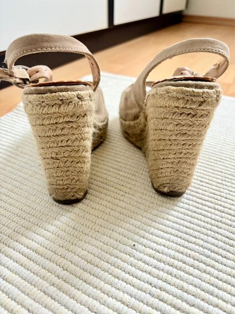 Topánky na podpätku, 35