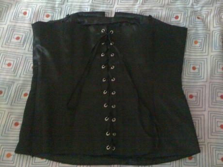 Saténový korzet , l