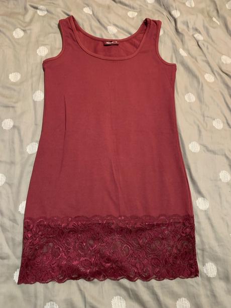 Tielko s čipkou, 36