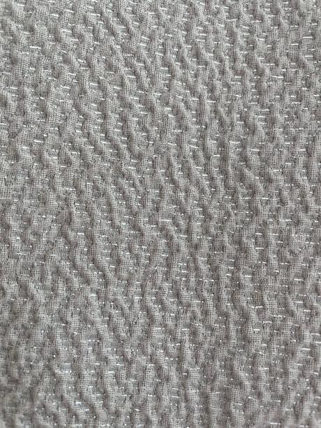 Elegantne saty s podsivkou, 42