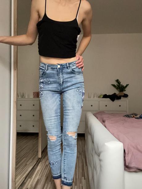 Ripped rifle s kvietkami, amisu,38