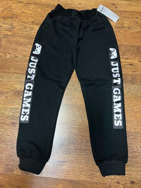 Tepláky s patentom, 128