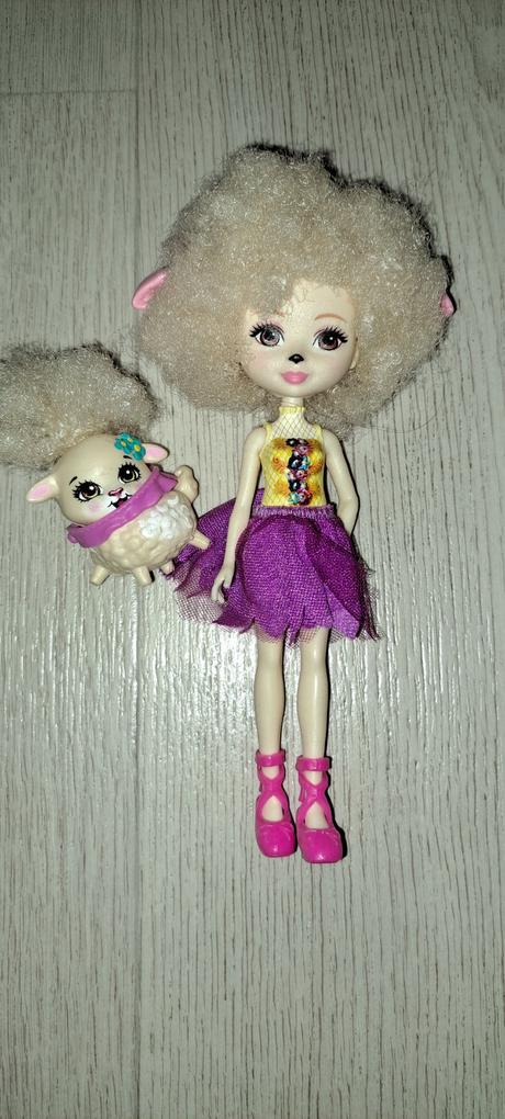 Enchantimal bábika 2, 