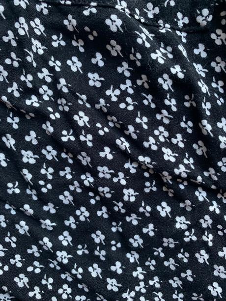 Kvietkovaná čierno-biela košeľa reserved, reserved,s