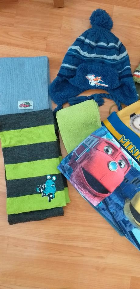 Zimné čiapky a šály, 50