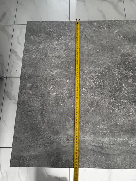 Bielosivy konferenčný stolik, 