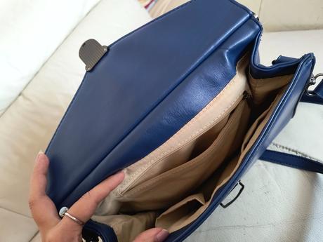 Modrá koženkovaá kabelka,