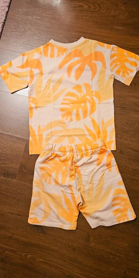 Chlapcenska suprava pokemon charmander v. 134, h&m,134