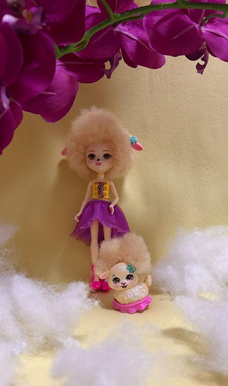 Enchantimals ovca,