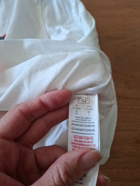 Biele tričko s červenou aplikáciou, f&f,98