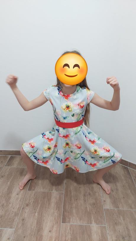 Dievcenske prilezitostne saty, 140