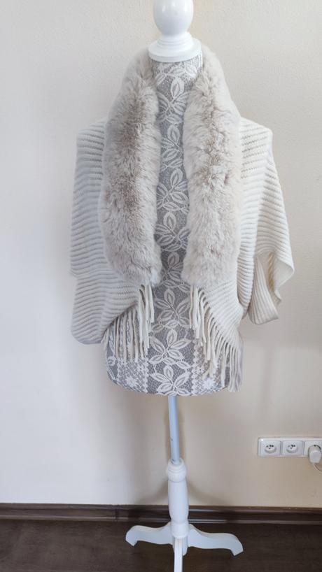 Dámska pletená vesta, 