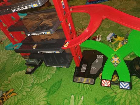 Parkovací garáž dickie + autá, 