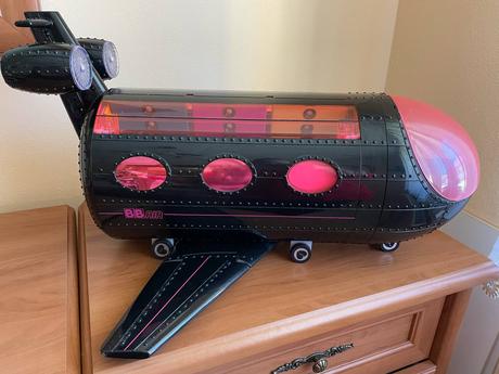 Lietadlo lol surprise, 