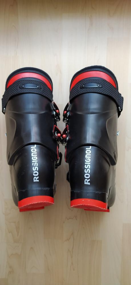 Predám lyže, lyžiarky a palice, rossignol,28