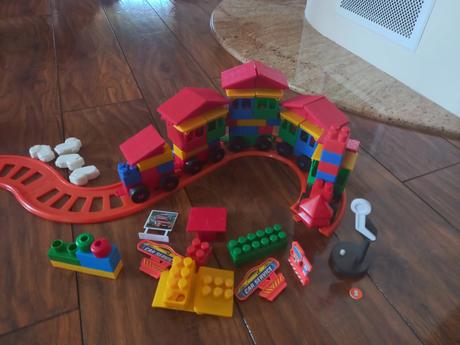 Vláčik staviteľ+ stavebnica blok- autodráha,domy,