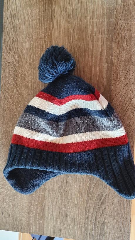 Čiapka s brmbolcom, h&m,104