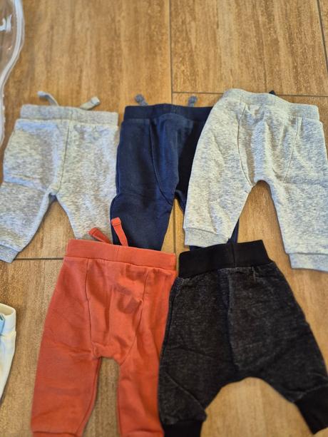 Chlapcenske nohavice f&f 62-68, f&f,62