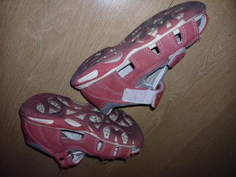 Málo nosené kožené sandále č.27 kupované v lekárni, 27