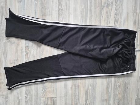 Pekné adidas tepláky - ideálne na tréning, adidas,152