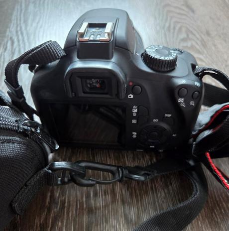 Digitálna zrkadlovka canon eos 4000d+objektív ef-s, canon