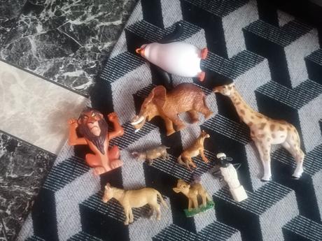 Zvieratká plastove žirafa,slon,hroch,kon,somárik..,