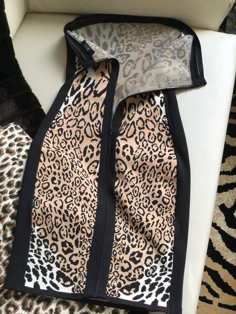 Guess šaty+ kozmetika zadarmo, guess,s