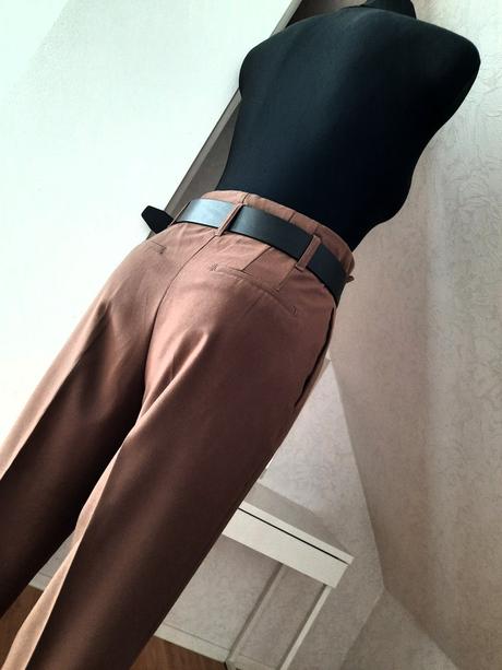 Nohavice s vyšším pásom, m