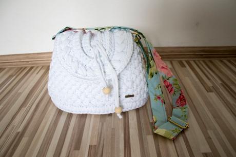 Háčkovaná taška cez rameno, 