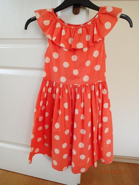 Krásne šatky kiabi, 134