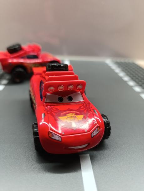 Autá cars,,mcqueen,, zo série 1.2.3.,