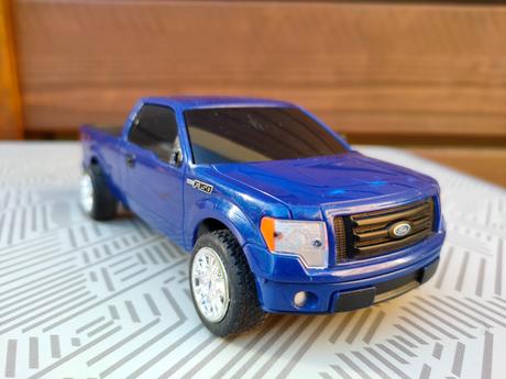 Auto na diaľkové ovládanie,