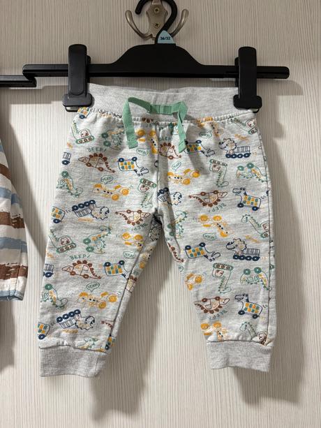 Chlapčenské tepláky a body, pepco,74