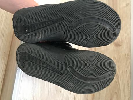 Cierne tenisky, nike,27