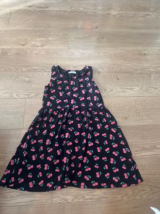Šaty s čerešničkami, reserved,158