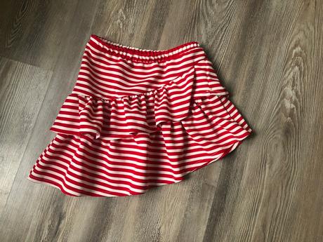 Asymetricka sukna, zara,104