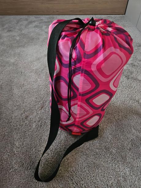 Dievčenský spacák, coleman