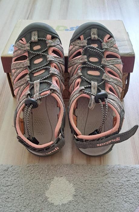 Sandalky, sprandi,32