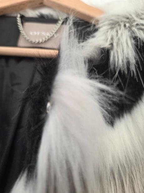 Kratka kozusinka top stav, orsay,s