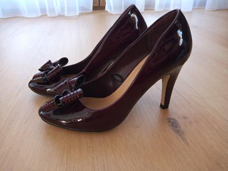 Bordové lesklé lodičky s mašľami, 37