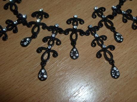 Set náušníc a náhrdelníka, 