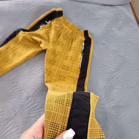 Kárované legíny so zipsíkmi, 158