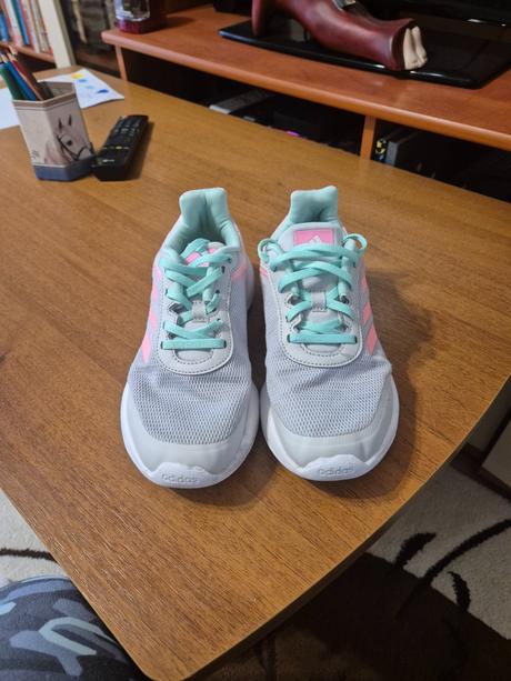 Ľahké tenisky, adidas,37