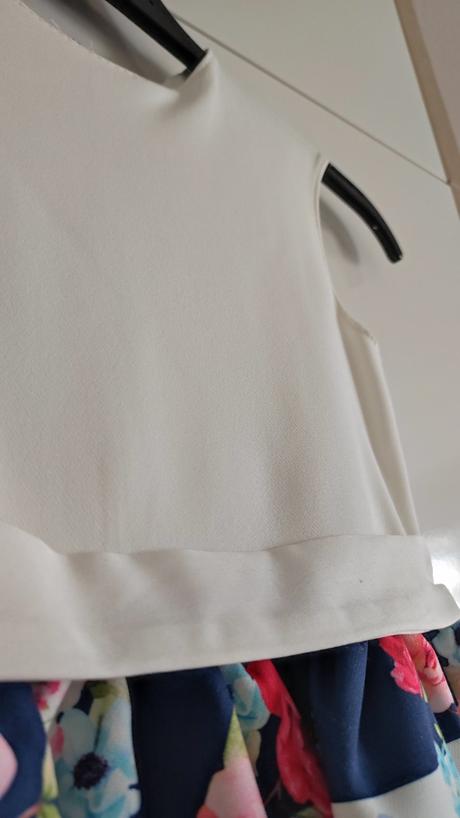 Uzasne nenosene saty, ako nove, 122