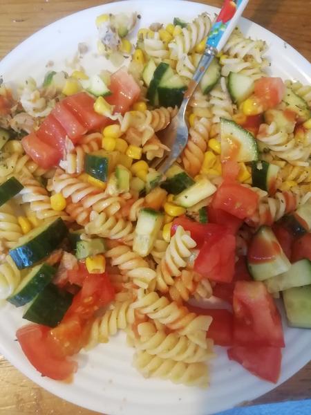 Liečim sa z podvýživy a neviem, či išlo o anorexiu alebo nepurgitívnu bulímiu 